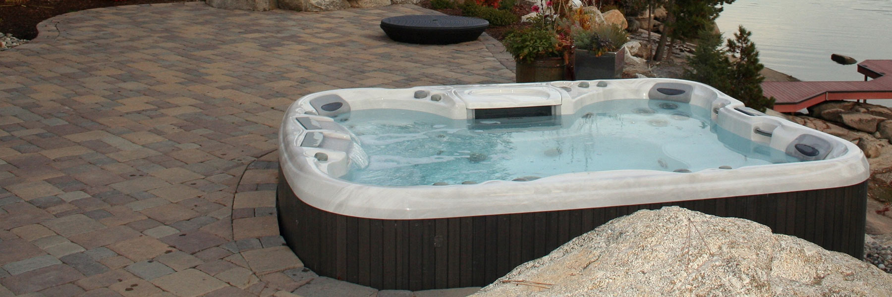Explore Jacuzzi® Hot Tubs Features