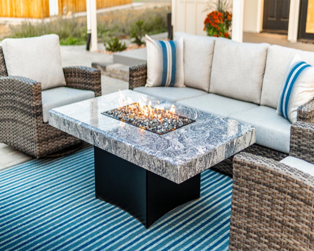 Fire Pits & Tables